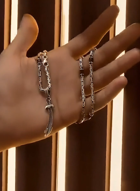 Zulfiqar Necklace / Karra