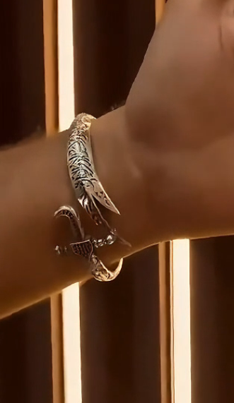 Zulfiqar Necklace / Karra