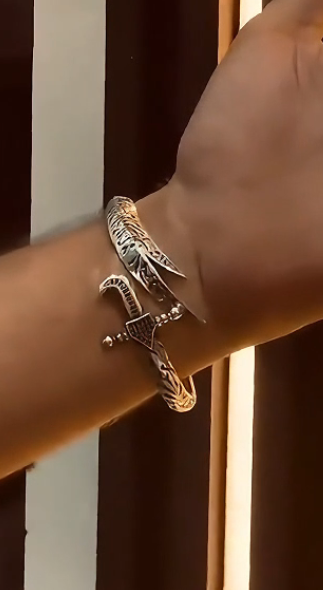 Zulfiqar Necklace / Karra