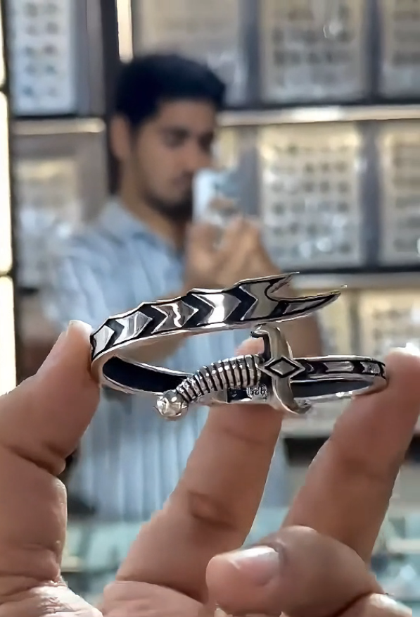 Zulfiqar karra / Ring